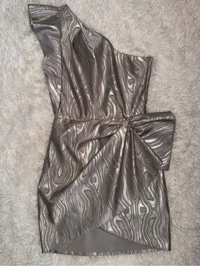 SAYLOR One-Shoulder Metallic Silver Cocktail Dress